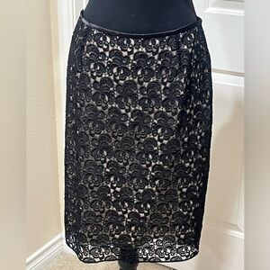 TAHARI BLACK LACE PENCIL SKIRT SIZE 6